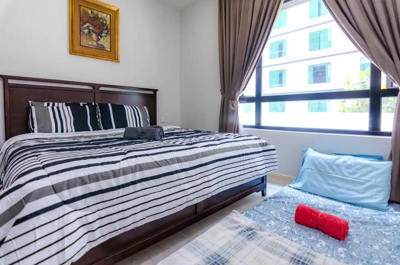 A Cozy & Comfy Suasana Suites In Johor Bahru Exteriör bild